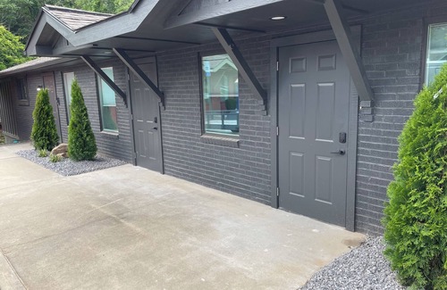 Woodfin Apartment | Welcome to Beaver Lake Lodges/Newly Renovated/ Asheville NC/302