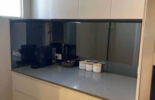 Turvey Park Apartment | Welcome to 'Best Wagga Accommodation': Cheerful 3 bedroom home.