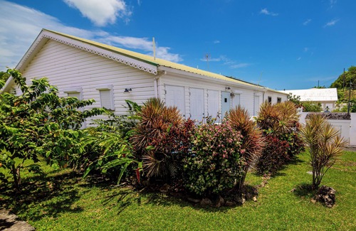 Jolly Harbour Villa | Welcome to Blue Emerald Villa. A 3-bedroom villa in brilliant Harbour View, ANU
