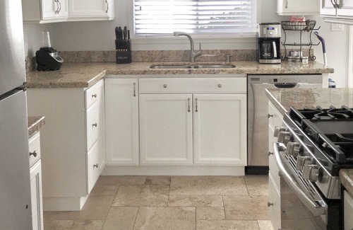 Westchester House | Welcome to Casa del Mar, your home away from home. Minutes to Sofiaand beach
