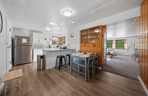 SeaTac Cabin | Welcome to Cottonwood Cabin- your 2 bedroom quiet retreat close to the airport.