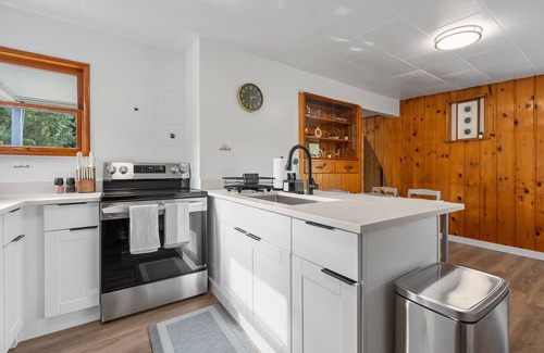 SeaTac Cabin | Welcome to Cottonwood Cabin- your 2 bedroom quiet retreat close to the airport.