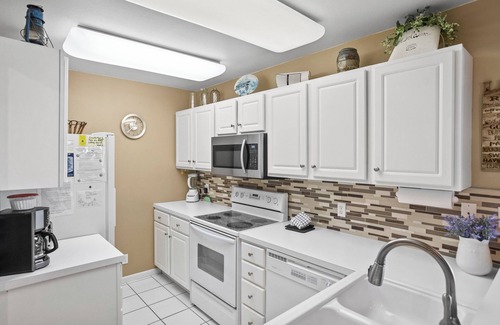 Lake Ozark Condo | Welcome to Emerald Bay 56-1B, a beautiful condo with a stunning view!