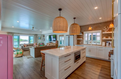 Hope Town Villa | Welcome to Flamingo Villa: Your Luxurious Retreat on Hope Town Harbourfront