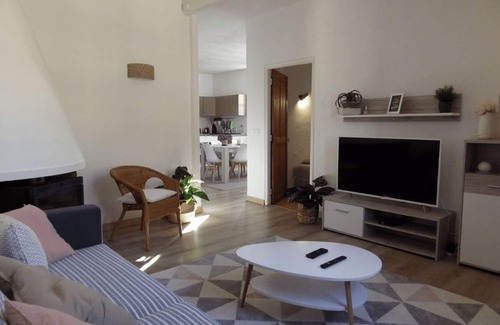 Chateauneuf-du-Pape Apartment | Welcome to La Voile Bleue! Apartment for up to 6 people