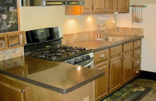 Prescott House | Welcome to Granite Creek Cottage! The perfect getaway. 2 Blocks from Square