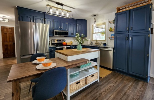 Mooresville House | Welcome to Kingfisher Cabin!