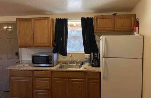 Glendale Cottage | Welcome to Lainees Lounge