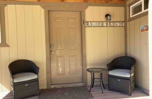 Glendale Cottage | Welcome to Lainees Lounge