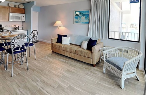 Fort Myers Beach Condo | Welcome to Lovers Key Beach Club PH4 | Pool + Beach Access