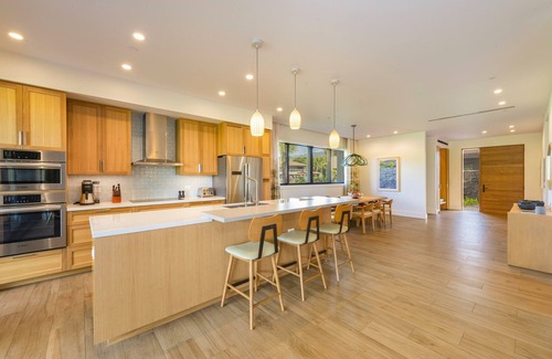 Honokowai Villa | Welcome to Luana Villa 17C Oceanfront Resort, Pool & Mountain View Upstairs