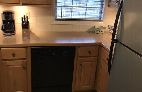 Black Mountain Cottage | Welcome to Lulu’s Cottage. A quiet yet convenient location in WNC.