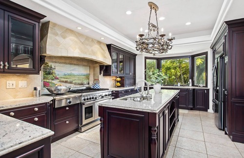 Temecula House | Welcome to Mina Ranch! Steps to Leoness Cellars, minutes to Galway Downs!