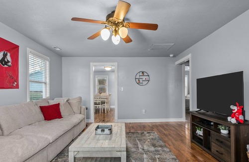 Warrensburg House | Welcome to Mule Country MOWAMI214
