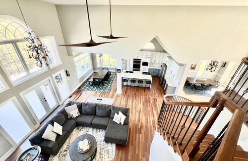 Livingston House | Welcome to Nirv'Anna! Beach, Hot Tub, Outdoor Fireplace, Quiet Cove, Public Side