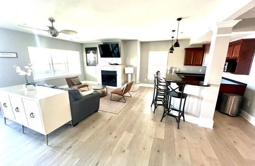 Livingston House | Welcome to Nirv'Anna! Beach, Hot Tub, Outdoor Fireplace, Quiet Cove, Public Side