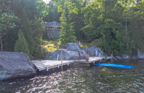 Otis Cottage | WELCOME TO "ON THE ROCKS" COTTAGEnnLakeside cottage near Acadia National Park!