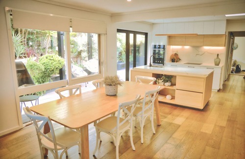 Dromana House | Welcome to our beautiful home at the top of the hill in Dromana