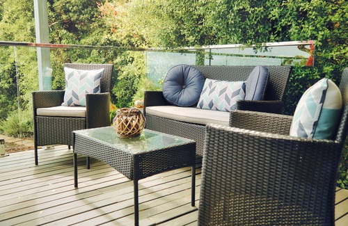 Dromana House | Welcome to our beautiful home at the top of the hill in Dromana