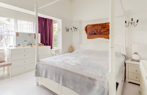 Alacati Villa | Welcome to our bright modern Villa in the heart of Alacati