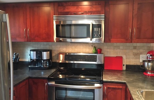 Grand Boulevard House | Welcome to our 2 bedroom/1 bathroom basement suite
