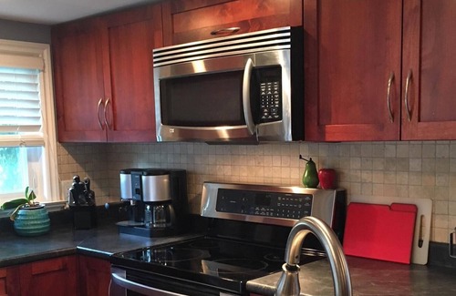 Grand Boulevard House | Welcome to our 2 bedroom/1 bathroom basement suite