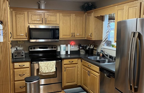 Dahlonega House | Welcome to our country cabin! Sleeps 6.