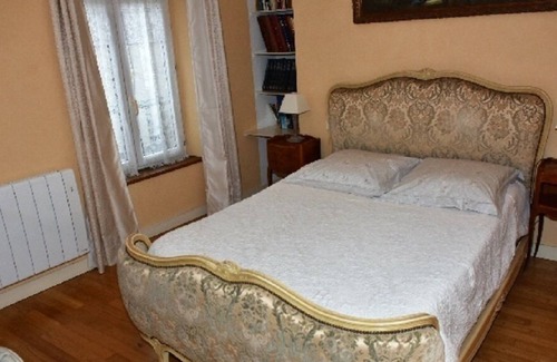 Antrain House | Welcome to our house in the city center, with all shops nearby.