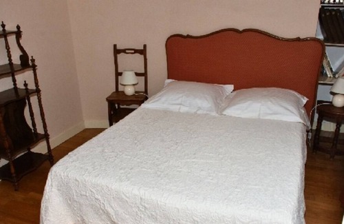 Antrain House | Welcome to our house in the city center, with all shops nearby.