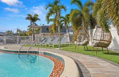 Clearwater Apartment | Welcome to our inviting queen Suite in Clearwater