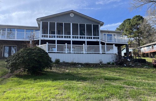 Calhoun House | Welcome to our lake house on the beautiful Hiwassee River!