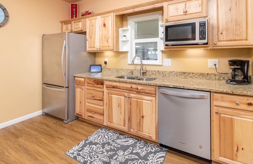 Oakland House | Welcome to our one bedroom suit where luxury is limitless!!!