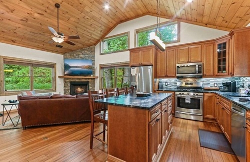 Boone Cabin | Welcome to Padre's Mountain Paradise!