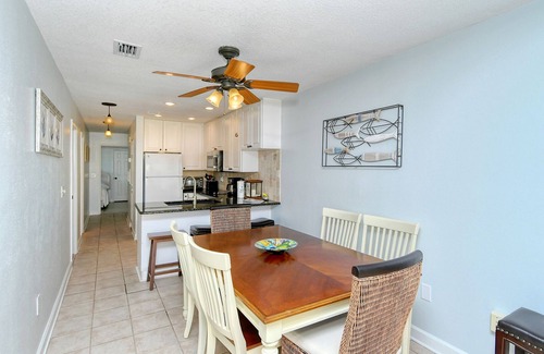 Bradenton Beach Condo | Welcome to paradise! Direct beach access, Holiday dates available!