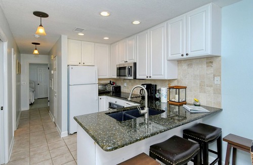 Bradenton Beach Condo | Welcome to paradise! Direct beach access, Holiday dates available!