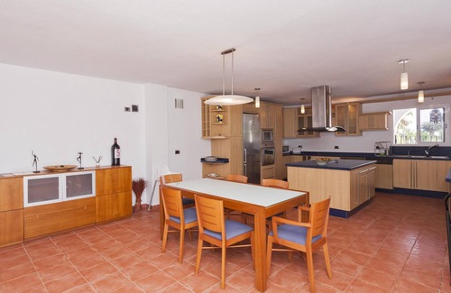 Arona Villa | Welcome to Paradise! Ideal for multiple families, Private Pool, BBQ House, Wifi