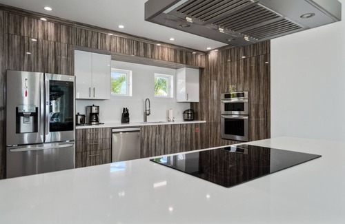 Marathon House | Welcome to Paradise Villa: A luxury home in Sombrero Beach, Florida Keys.
