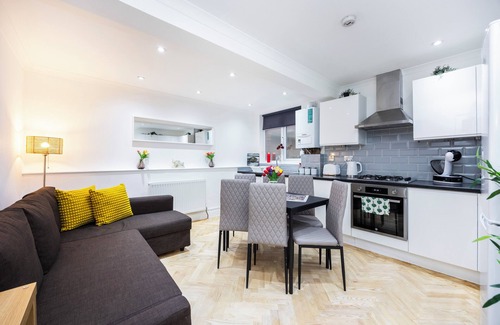 West Kensington Apartment | Welcome to Plotseeker’s 2 Bedroom Charming Family Apartment