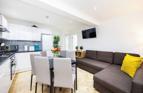 West Kensington Apartment | Welcome to Plotseeker’s 2 Bedroom Charming Family Apartment