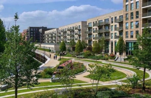 Alperton Apartment | Welcome to Plotseeker’s Modern 2-bedroom flat in Wembley, just minutes from Wembley Stadium and with direct access to Central London and Heathrow. Ideal for families, couples, and business travelers.