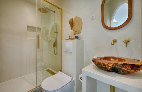 Montgeron Apartment | welcome to Santorini