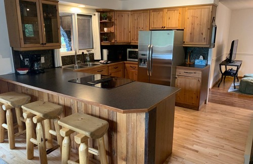 East Kootenay Cabin | Welcome to Skala Lodge 4BR, 4Season, 4Family fun