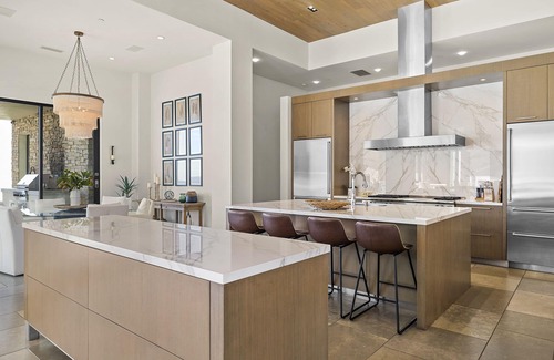 Malibu House | Welcome to Surf Beach Malibu Estate