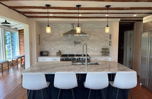 Selbyville Cabin | Welcome to the Blue Crabin in Fenwick Island with four bedrooms and four baths!