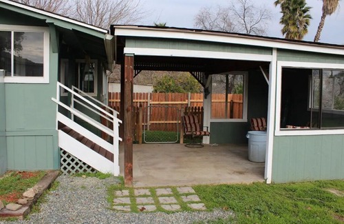 Springville House | Welcome to The Derby House