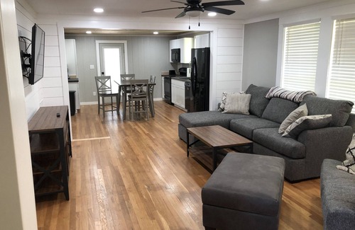 Fayetteville House | Welcome to the Gorge!
