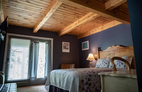 Sutton Bed & Breakfast | Welcome to the historic Elk River Hotel & Cafe! Located riverfront on the beautiful Elk River, and just 2 miles from I-79, you are moments away from all that the Sutton area has to offer. Guest in town to enjoy the gorgeous outdoor scenery and recrea