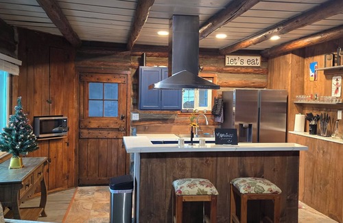 Prescott House | Welcome to The Hitching Post — Historic Prescott Retreat