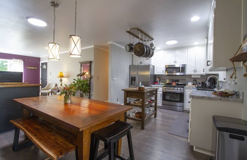Fetters Hot Springs-Agua Caliente House | Welcome to the Hooker House