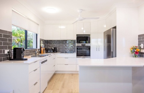 Kinka Beach Apartment | Welcome to the Jewel in the Crown at Kinka Beach.